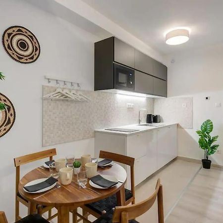 Terrace Vista-Modern 2Br Retreat Appartement Boedapest Buitenkant foto