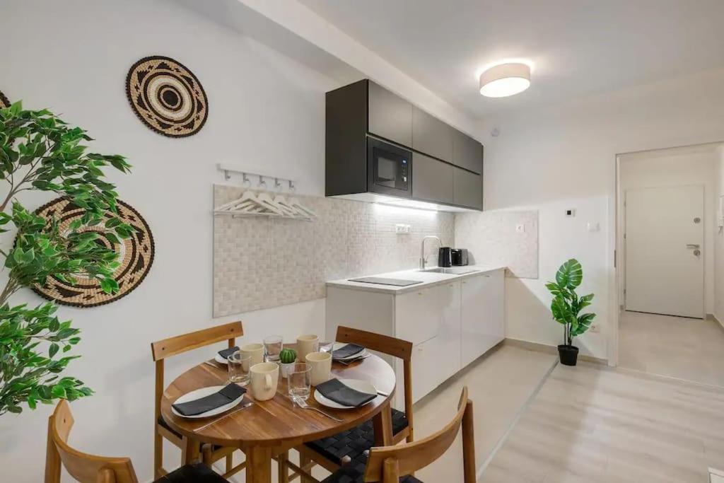Terrace Vista-Modern 2Br Retreat Appartement Boedapest Buitenkant foto
