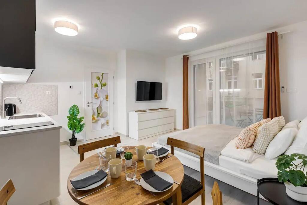 Terrace Vista-Modern 2Br Retreat Appartement Boedapest Buitenkant foto